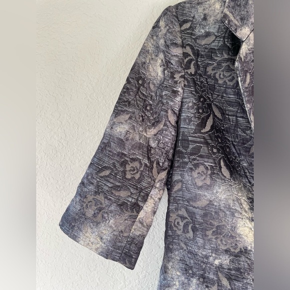 Elizabeth & James Gray Acid Wash Tie Dye Brocade Half Sleeve Blaze - Picture 4 of 9